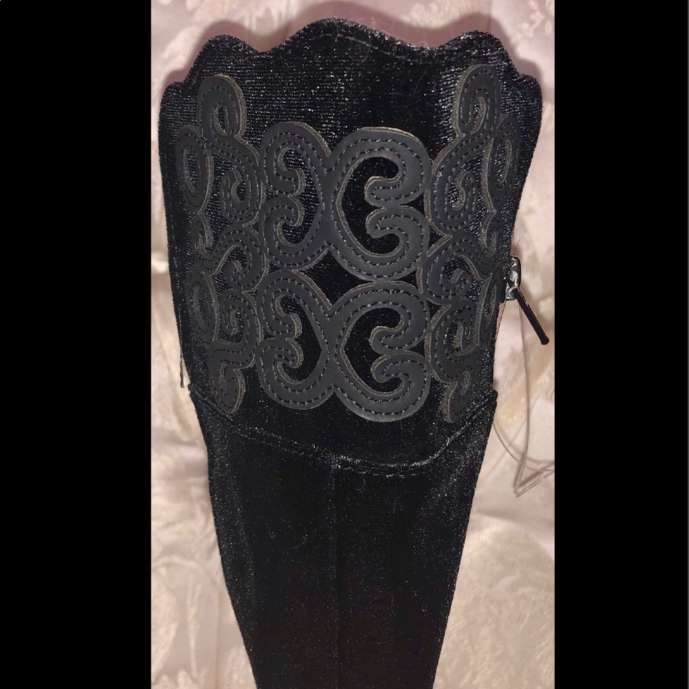 XOXO•GIRLS EMBROIDERED VELVET VAMP KNEE HIGH BOOTS - Picture 5 of 9